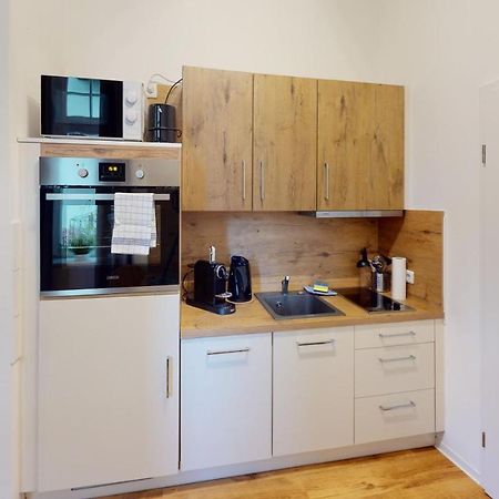 Sweethome - Business-Apartment Mit Kueche, Terrasse, Stellplatz マクデブルク エクステリア 写真