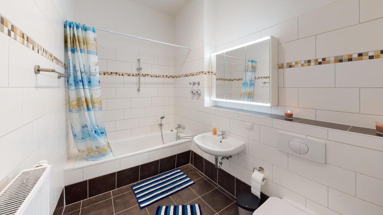 Sweethome - Business-Apartment Mit Kueche, Terrasse, Stellplatz マクデブルク エクステリア 写真
